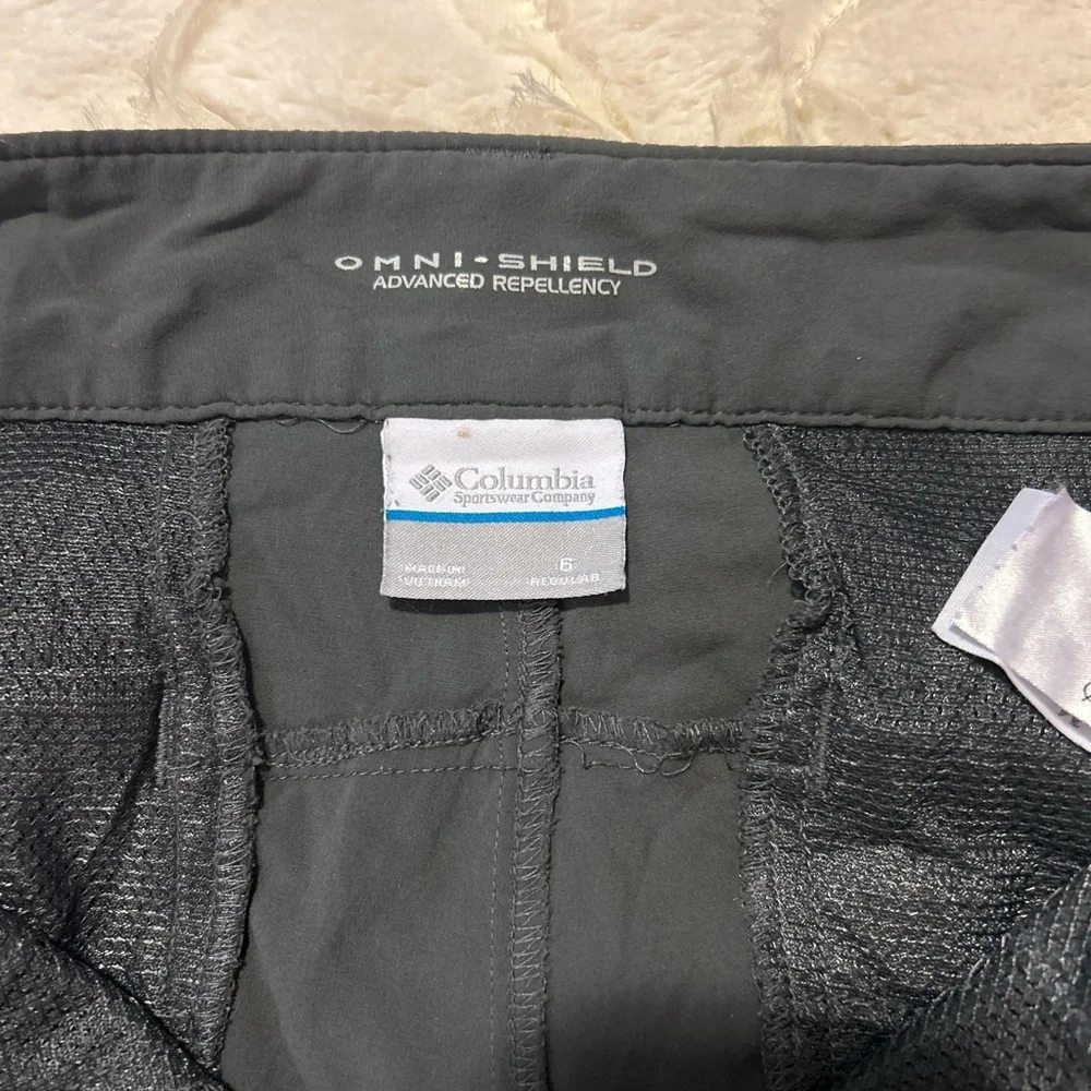 Columbia Charcoal Gray Pants! STRETCH! SO COMFORTABLE! OMNI-SHIELD! Pockets ❤️‍🔥 - Picture 5 of 5